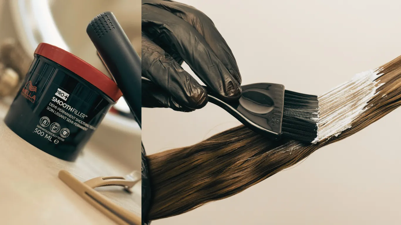 Nahaufnahme eines Smoothfiller-Haarprodukts in einem schwarzen Tiegel mit rotem Deckel neben Stylingwerkzeugen; rechts trägt eine Person mit schwarzem Handschuh eine weiße Creme mit einem Pinsel gleichmäßig auf eine braune Haarsträhne auf.